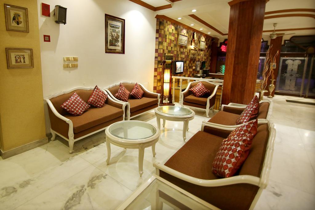Hotel Parkway Deluxe New Delhi Exteriör bild